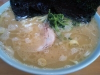 「ラーメン中（麺硬め」@千葉家の写真