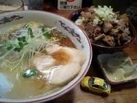 「塩ラーメン+ミニチャーシュー丼」@麺工房しろきやの写真