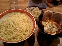 「辛味つけ麺大盛り（ あつもり ）680円+やすべい特製（味玉・チ」@つけ麺屋 やすべえ 池袋店の写真