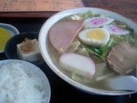 「五目ラーメン（塩）+半ライス」@百番の写真