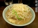 「ラーメン（700円） 麺少な目、ヤサイ、ニンニク」@ラーメン二郎 池袋東口店の写真