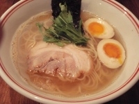 「塩らぁ麺+味玉 【650円+100円】」@井之上屋の写真