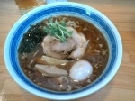 「正油ラーメン+粗挽きスープ+煮玉子」@ボニート・ボニートの写真