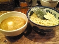 「二代目つけ麺（大盛）」@つじ田 神田御茶ノ水店の写真