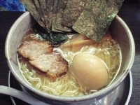 「味玉ラーメン（塩 細麺）+海苔+大盛 【730円+100円+10」@麺屋 番の写真