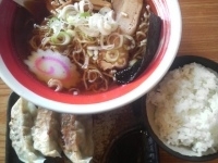 「支那そば￥650+餃子3ヶ（サービス）+ライス（サービス）」@拾番家の写真