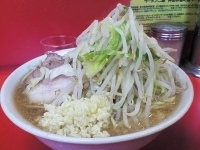 「ラーメン（やさいにんにくマシマシ）カタメ」@ラーメン二郎 神田神保町店の写真