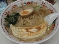 「北海道地味噌らあめん+餃子入り+サービスライス」@北海道らあめん 味の道の写真