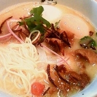 「W・O<ホワイトオニオン> （880円） 「4月限定昼夜各10食」@魂麺の写真