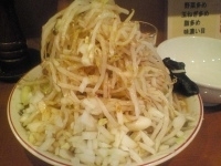 「ラーメン（ヤサイマシマシ,タマネギ,ニンニク）」@らーめん ぽっぽっ屋 水道橋店の写真