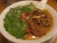 「激辛特製ニララーメン+自家製餃子+ライス」@韃靼ラーメン 一秀の写真