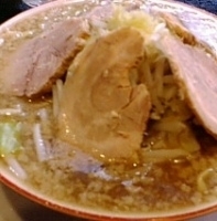 「魚郎らーめん+大盛+半ライス」@せたが屋 京急鶴見店の写真