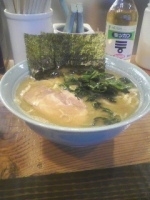 「中盛り」@横浜家系ラーメン やややの写真