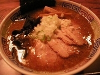 「チャーシューとんこつ醤油（コッテリ♪）￥850  麺固め 替玉￥」@豚骨ラーメン とんぷうの写真