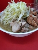 「豚入りラーメン（野菜多め）」@ラーメン二郎 松戸駅前店の写真