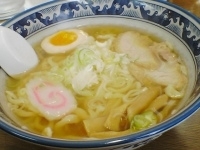 「しょうゆらーめん」@手打ちらーめん麺之介の写真