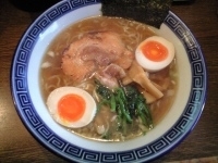 「しょうゆ煮玉子らーめん」@らー麺にしかわの写真