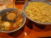 「燻玉つけめん特盛（500g）+中ジョッキ」@麺や 璃宮の写真