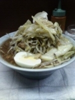「ラーメン（少・ヤサイ）」@ラーメン富士丸 板橋南町店の写真