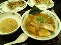 「半チャーハンセット（中華そば）+餃子 （￥750）」@日高屋 新宿三丁目店の写真