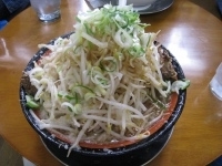 「背油醤油大盛 800円(細麺) + トッピングもやし 100円」@らーめん 飛雄馬の写真