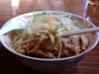 「まぜ麺（しょうが）600円+生卵50円+豚100円」@らーめん ○武の写真