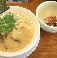 「ラーメン バリカタ + 隠し玉」@博多長浜らーめん ぼたん 高田馬場店の写真