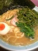 「ラーメン中盛（￥750）+くきわかめ（￥50）」@壱八家 スカイビル店の写真