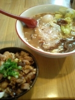 「味玉ラーメン 炙りチャーシューごはん」@きら星の写真