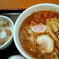 「特別セット（東京ラーメン&もつ煮込み丼） 880円」@やきとん 田舎門の写真