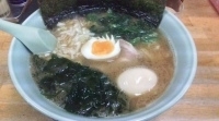 「醤油ラーメン 中 （トッピング:味付玉子）」@家系横浜ラーメン 天神家の写真