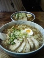 「ラーメン特盛・小豚 + ラーメン普通盛1/3」@明心角ふじの写真