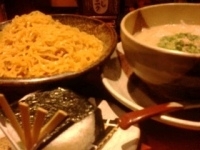 「白ゴマつけ麺830円+明太おにぎり189円」@越後秘蔵麺 無尽蔵 しながわ家の写真