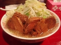 「ラーメン（小）（ニンニク）+ブタ」@らーめん ○武の写真