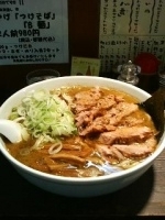 「らーめん（2.5）+肉入り+ねぎ増 980円」@あまみ屋の写真