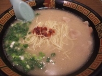 「ラーメン（かためん、青ねぎ、チャーシューあり、秘伝のタレ半分、あ」@一蘭 天神店の写真