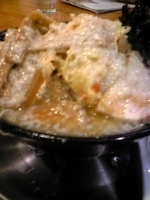 「ネギ味噌ラーメン（800円）+魂（キャベツ・モヤシ・ニンニク）+」@ラーメン 虹ノ麺 小山店の写真