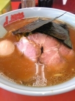 「醤油らーめん、味玉」@ラーメン山岡家 いわき店の写真