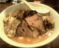 「海老茶色のみそらーめん+チャーシュー」@らーめん一会の写真