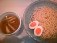 「塩つけ麺+味玉 ￥850」@ひるがお 新宿御苑店の写真
