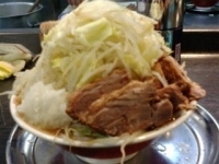 「小ラーメン670円+豚シングル100円+野菜」@麺屋 婆娑羅の写真