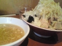 「つけらーめん（やさいマシマシたまねぎニンニク）」@らーめん ぽっぽっ屋 水道橋店の写真