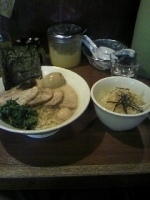 「塩チャーシュ中盛り&味玉&ネギご飯」@伝家の写真