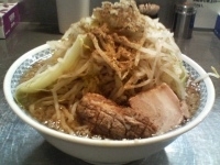 「ラーメン大盛（ニンニク、野菜多め）+魚粉」@ラーメン大 堀切店の写真