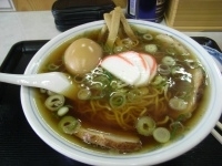 「中華そば並盛650円+煮卵100円」@中華そば栄家の写真