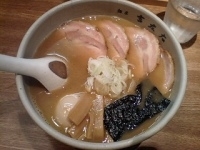 「味玉ラーメンチャーシュー入り」@麺屋吉左右の写真