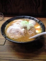 「味噌チャーシュー麺+味付玉子+バター」@かかし屋の写真