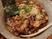 「2月限定ラーメン・富山ブラック（半ライス付）」@麺や 福一の写真