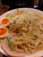 「みそ味玉子らーめん （中盛 ヤサイマシ）750円+50円=800」@こってりらーめん 誉の写真