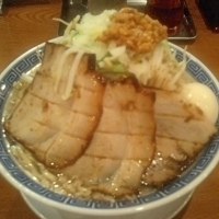 「チャーシューふじ麺（中盛りサービス）+味玉」@常勝軒 伊勢崎総本店の写真